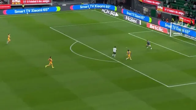 
                    Suárez serviu Luís Guilherme para apontar o quinto golo do Sporting
                