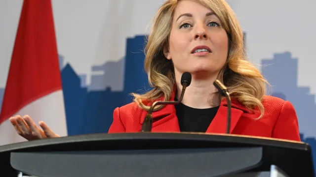 Canadá anuncia apoios para setores mais afetados pelas tarifas dos EUA.