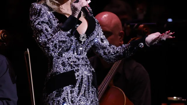 
                    Dolly Parton cancela concertos por motivos de saúde
                