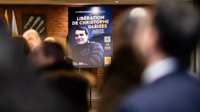 
                    Jornalista Christophe Gleizes detido na Argélia retira recurso
                