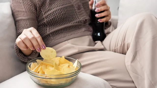 
                    Eis a razão (científica) que o leva a petiscar entre as refeições
                