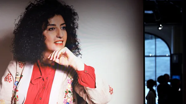 
                    Irão: Nobel da Paz Narges Mohammadi 