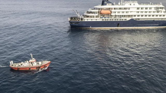 
                    Dois aviões ambulância aterram em Cabo Verde para socorrer cruzeiro Hondius
                