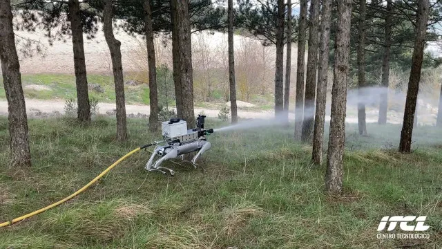 Espanha apresenta robô que combate fogos em ambientes extremos