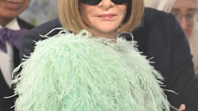 
                    Met Gala: Anna Wintour ficou chateada com roupa de ator?
                