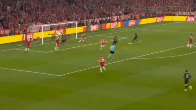 
                    Veja, ou reveja, os golos do empate entre o Bayern Munique e o PSG
                