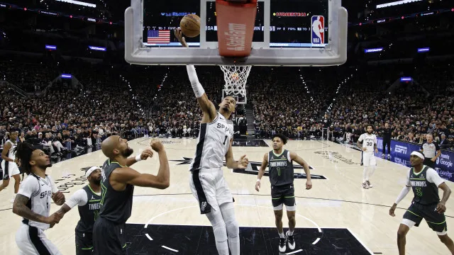 
                    Spurs arrasam Timberwolves e Knicks estão cada vez mais perto da final
                