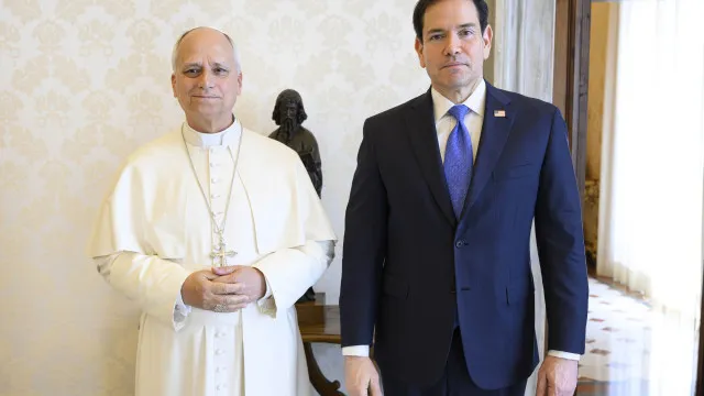 
                    EUA destacam forte relação com a Santa Sé após encontro de Rubio com Papa
                