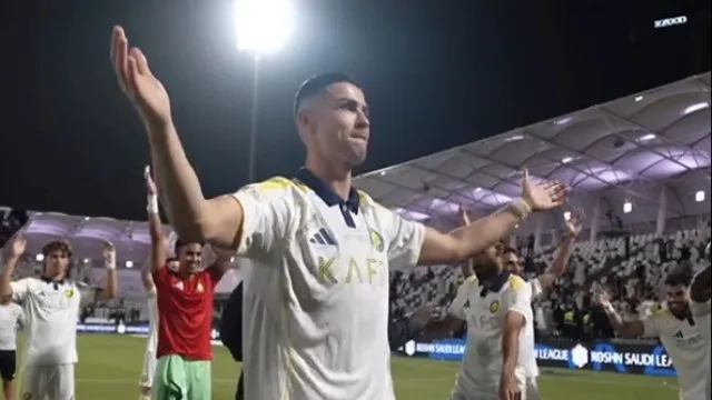 
                    Cristiano Ronaldo celebrou vitória do Al Nassr (e golo) com este gesto
                