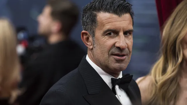 
                    Luís Figo comenta polémica no Real Madrid e deixa reparo sobre Mourinho
                