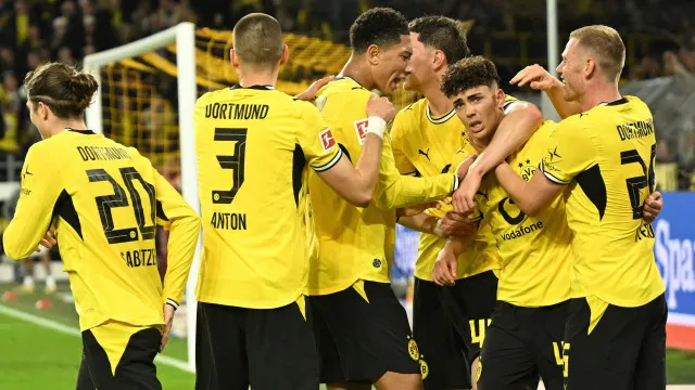 
                    Dortmund bate Eintracht e garante segundo lugar na liga alemã
                