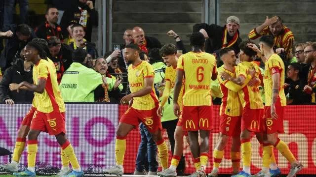 Lens apura-se para a Liga dos Campeões com golo de jovem português
