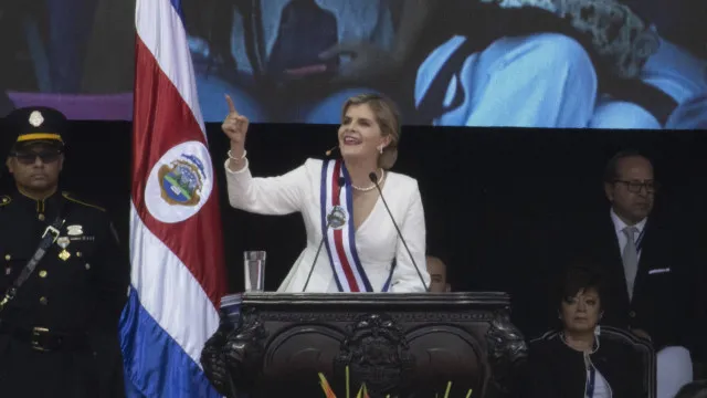 
                    A conservadora Laura Fernández assume a Presidência da Costa Rica
                