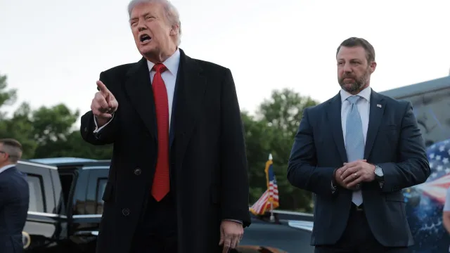 
                    Trump volta a acusar o México de ser controlado pelos cartéis de droga
                