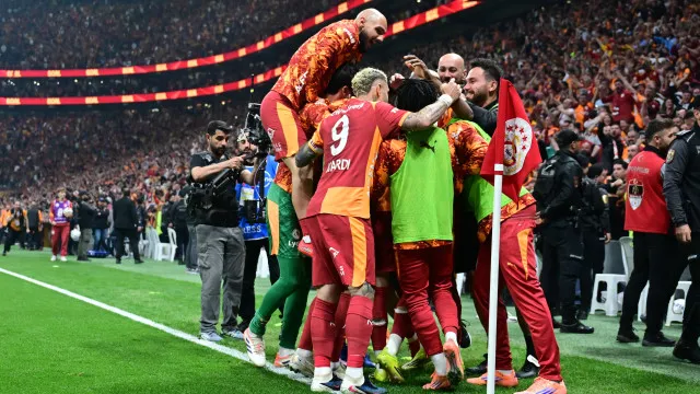 Galatasaray sagra-se campeão turco pela quarta vez seguida