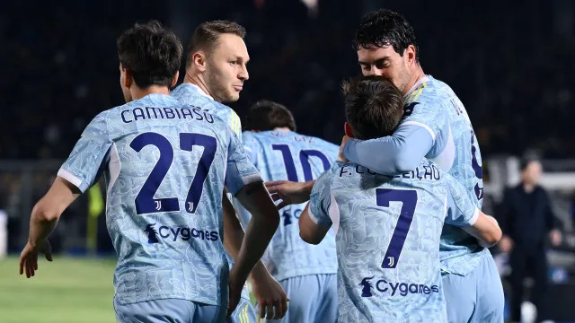 naom_69ffbafe630dc Juventus vence Lecce e coloca luta pela Liga dos Campeões ao rubro