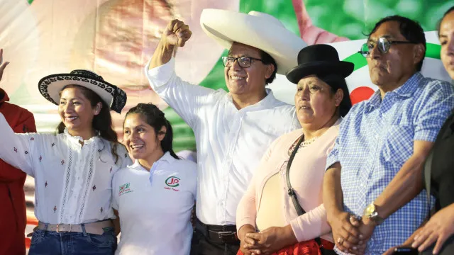 
                    Candidato da esquerda peruana pede respeito pelo voto do 