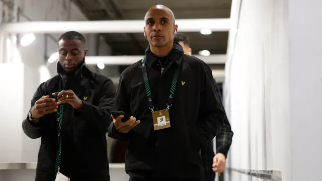 Golo de João Mário dá 14.º título de campeão grego ao AEK Atenas