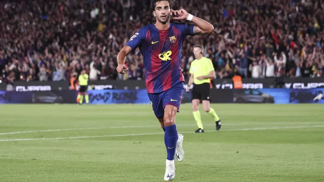 Barcelona domina Real Madrid no El Clásico e sagra-se campeão de Espanha