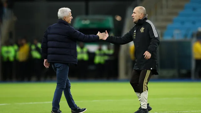 
                    Leonardo Jardim bate Luís Castro e já 'morde os calcanhares' a Abel
                