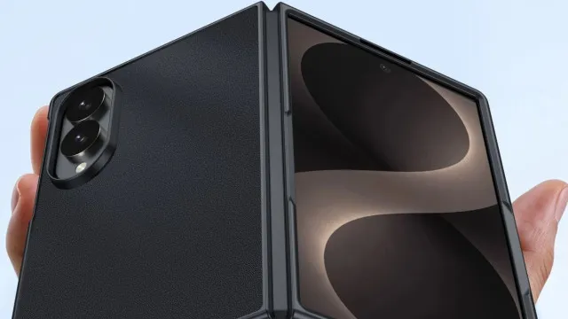 
                    Novas imagens revelam design completo do próximo dobrável da Samsung
                