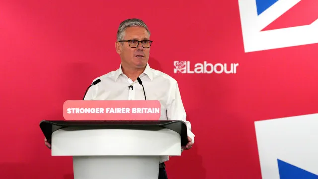 
                    Primeiro-ministro britânico promete 
