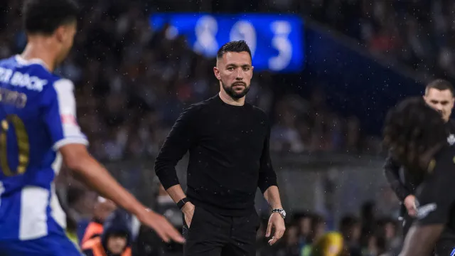 
                    Nem AC Milan, nem Chelsea. Farioli está determinado em ficar no FC Porto
                