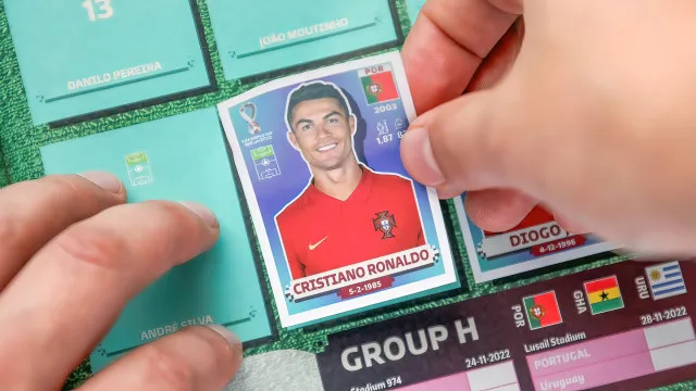 
                    Especialistas explicam como colecionar cromos pode aliviar o stress 
                