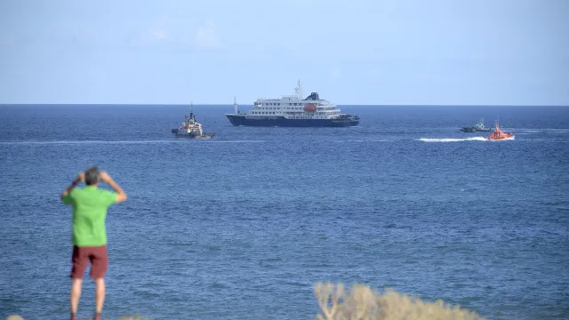 MV Hondius zarpa das Canárias após desembarque de mais de 120 pessoas