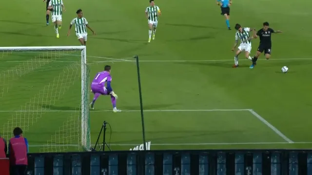 Concorda com a decisão? Suárez sofreu penálti e marcou para o empate