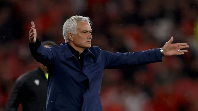 Mourinho 'ignora' arbitragem de João Pinheiro: "Já não vale a pena..."