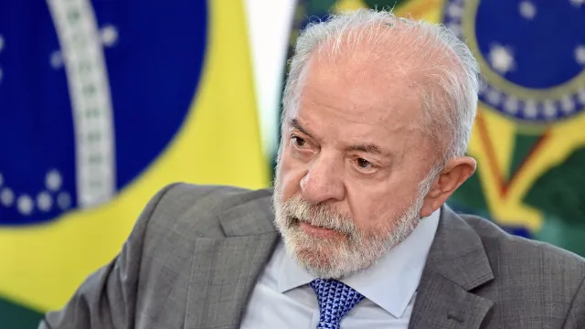 
                    Lula recebe Bachelet e reitera apoio à candidatura da chilena para ONU
                