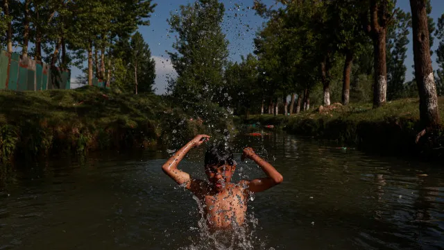 
                    Em abril, as 50 cidades mais quentes eram do mesmo país. 