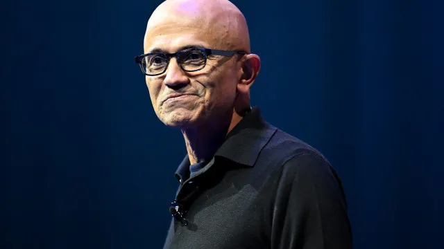 CEO da Microsoft afirma-se "muito orgulhoso" por ter investido na OpenAI