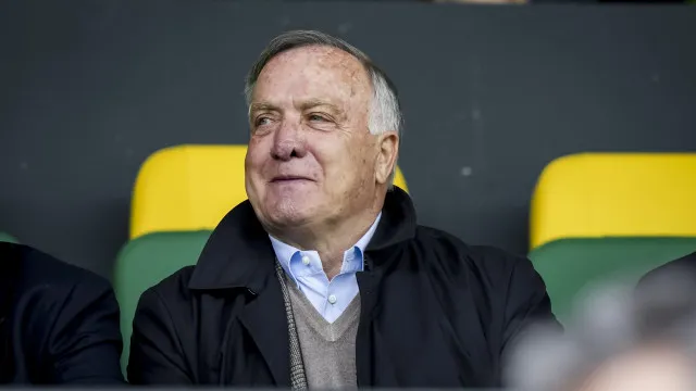 Dick Advocaat regressa à seleção de Curaçau para a fase final do Mundial