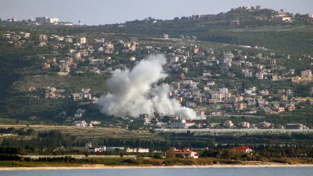 
                    Sete mortos e 15 feridos em novos ataques israelitas no Líbano
                