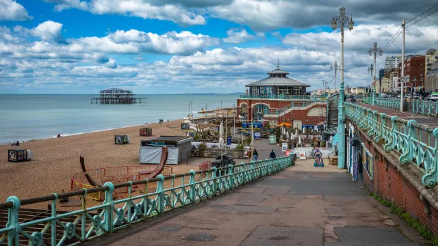 Corpos de três mulheres encontrados no mar perto de Brighton