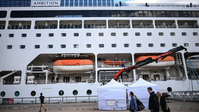 
                    Norovírus? Um morto e 1.700 pessoas confinadas em navio em Bordéus
                