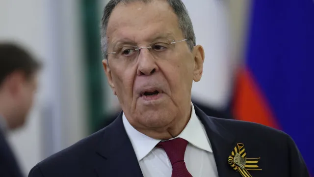 
                    Rússia protesta levantamento de cemitério lituano com soldados soviéticos
                
