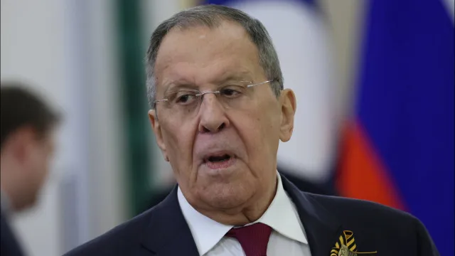 Lavrov chega à Índia para reunião com BRICS focada na guerra no Irão