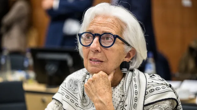 
                    Lagarde apela aos líderes europeus para 