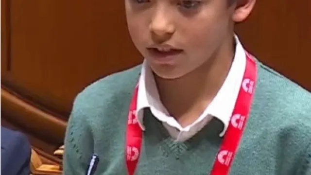 "Extraordinário estar aqui". Mateus foi Secretário da Mesa e derreteu AR