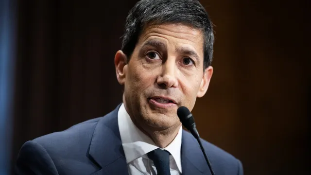 
                    Senado confirma escolha de Trump para presidente da Reserva Federal
                