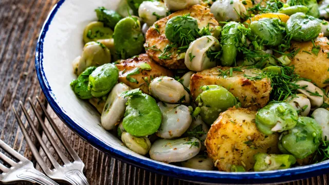 
                    Favas guisadas. Eis a receita do petisco vegano à portuguesa
                