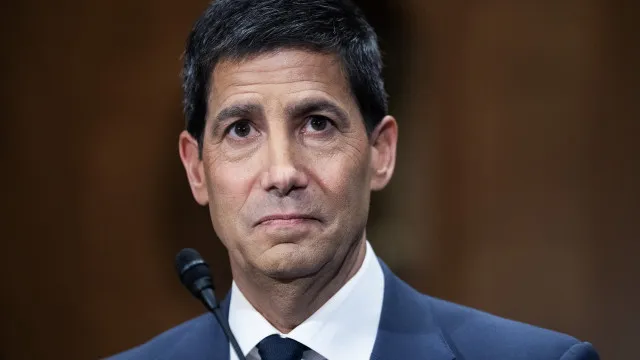 
                    Kevin Warsh sucede Powell na Fed (e terá de enfrentar Donald Trump)
                