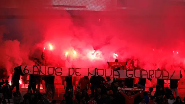 Adeptos fazem o que não devem e Benfica paga fatura pesada