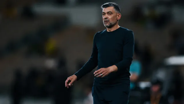 
                    Sérgio Conceição sorri com vitória do Al Ittihad e sobe ao quinto lugar 
                