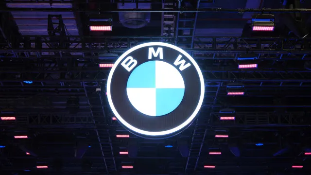
                    Poderá estar na calha um jipe da BMW rival do Mercedes Classe G?
                