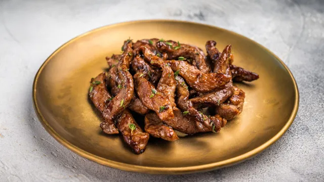 Receita de José Avillez transforma sobras de frango num belo jantar