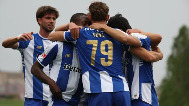 FC Porto bate Benfica no clássico dos ‘bês’ e sobe ao quinto lugar
